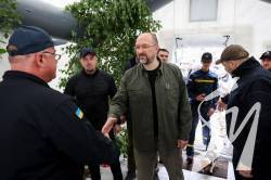 Шмигаль нагородив саперів, які займаються розмінуванням Чернігівської області